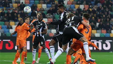 Udinese đòi nợ Fiorentina, Bologna hạ Pisa đầy kịch tính