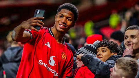 Tài năng trẻ MU nhập viện khẩn cấp