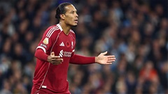 Fan Liverpool mắng thậm tệ Van Dijk sau cú ngã trước Wolves