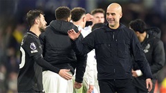 Pep Guardiola chống lại cả Premier League
