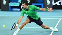 Djokovic thắng ngược nghẹt thở, khởi đầu đầy sóng gió tại Indian Wells