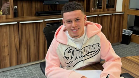 Con trai Rooney tiến thêm bước quan trọng tại MU