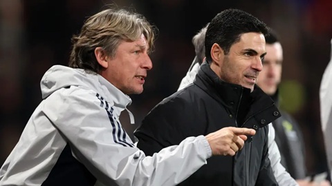 Gabriel Heinze: Người anh lớn nâng tầm 'nhà trẻ' Arsenal