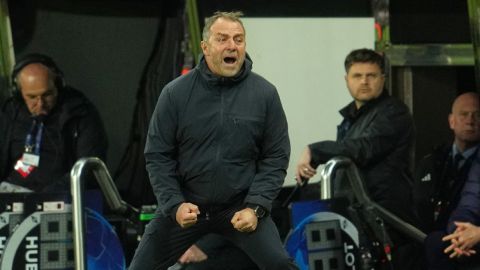 Barca suýt ôm hận vì toan tính của Hansi Flick