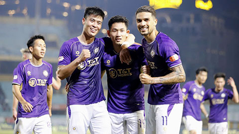 Hoàng Hên không quá sốt ruột trước việc Hà Nội FC chưa công bố cầu thủ lên tuyển, hào hứng đi bầu cử