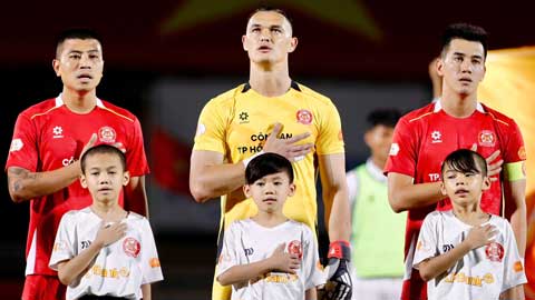 Patrik Lê Giang hát Quốc ca đầy cảm xúc trước ngày lên ĐT Việt Nam