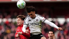 Vòng 30 Ngoại hạng Anh: Nottingham thoát khỏi nhóm rớt hạng