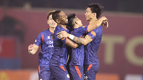 CAHN 'out trình', không có đối thủ ở cuộc đua vô địch V.League 