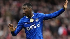 Moises Caicedo nổi khùng ở trận thua của Chelsea