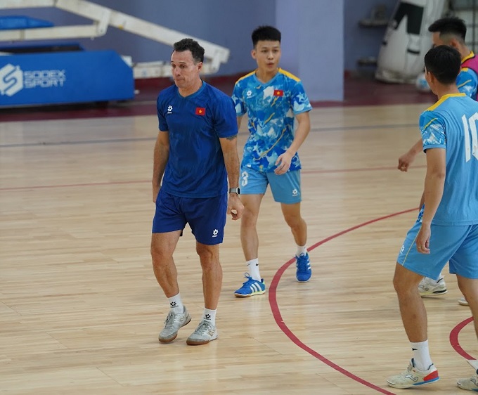 HLV Diego Giustozzi nói gì khi Hồ Văn Ý trở lại ĐT futsal Việt Nam? 