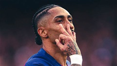 Raphinha 'chắp cánh' cho Barca với cú hat-trick thứ 3 trong sự nghiệp