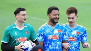 Xuân Son, Hoàng Đức dính nhau như Sam trong buổi tập