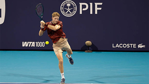 Tay vợt hạ Carlos Alcaraz gặp đối thủ khó nhằn ở vòng bốn Miami Masters