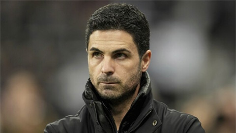 HLV Arteta bênh vực 'tội đồ' của Arsenal sau trận thua Man City