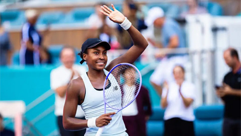 Coco Gauff ngược dòng vào bán kết Miami Mở rộng