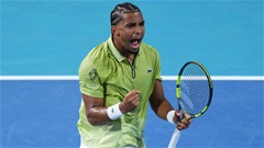 Arthur Fils cứu 4 match-point, lập kỳ tích cho quần vợt Pháp