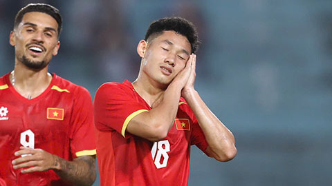 Giải mã màn ăn mừng đặc biệt của Hai Long