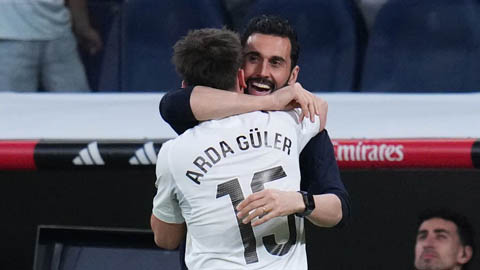 Arbeloa vẫn ở 'chế độ chờ'