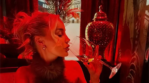 Bạn gái Cole Palmer gây 'bão mạng' bằng chùm ảnh khiêu khích