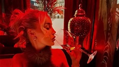 Bạn gái Cole Palmer gây 'bão mạng' bằng chùm ảnh khiêu khích