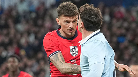 Drama khó tin của Ben White trong ngày trở lại ĐT Anh