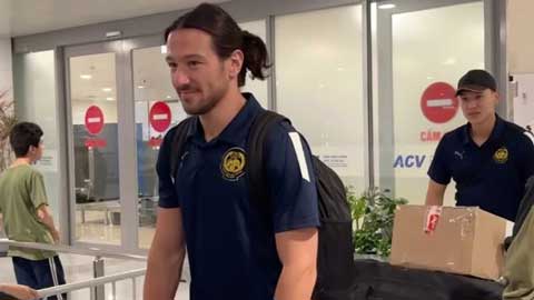 Malaysia âm thầm đổ bộ trong đêm, có tới 13 cầu thủ nhập tịch