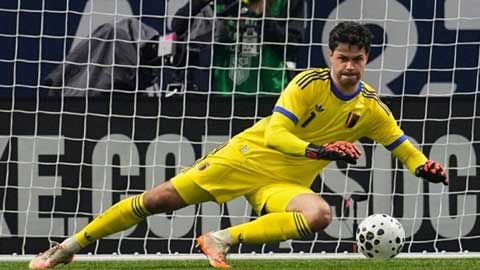 Thủ môn Lammens của MU cứu thua không tưởng trước ĐT Mỹ