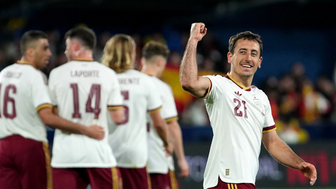 Quên Morata đi, vì ĐT Tây Ban Nha đã có 'sát thủ mang bằng cử nhân' Oyarzabal