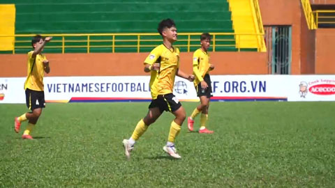 Tuyệt phẩm đá phạt như Đình Bắc tại giải trẻ Việt Nam
