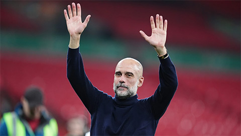 Guardiola 'cù cưa' với Man City