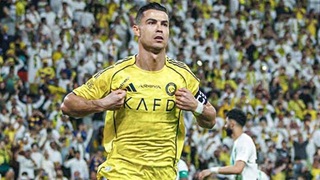Vượt mặt Messi, Ronaldo tiến rất gần tới cột mốc ghi bàn lịch sử