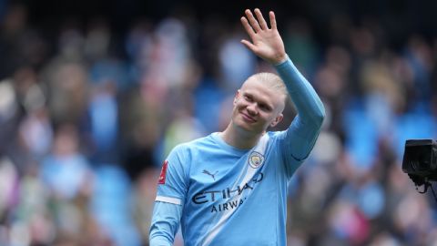 Erling Haaland hủy diệt sự tự tôn của Liverpool và Mo Salah