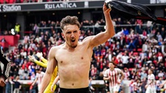 Thần đồng Bayern ăn mừng như Messi sau màn lội ngược dòng nghẹt thở