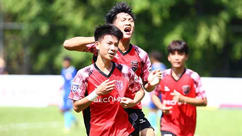 VIDEO Pha đá phạt