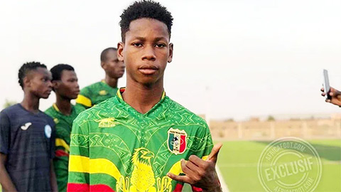 PSG 'cướp' sao mai châu Phi ngay trước mũi Barca