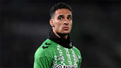 Antony 'lộ mặt thật' tại Real Betis