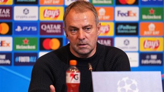 Barca gục ngã, HLV Hansi Flick nổi đóa: VAR để làm gì