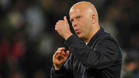 Gọi ngay cho Klopp đi, Liverpool!