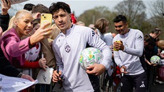 MU đang 'ném tiền qua cửa sổ' vì Martinez và De Ligt