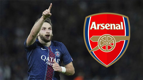 Arsenal choáng váng với mức giá kỷ lục cho Kvaratskhelia