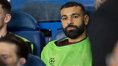 Vì sao Mohamed Salah ngồi dự bị cả 90 phút khi Liverpool thua PSG?