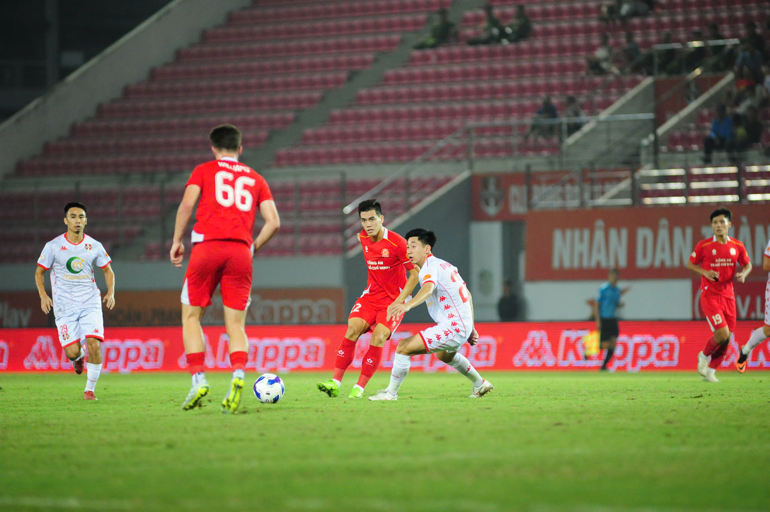 Tiến Linh được bênh vực 