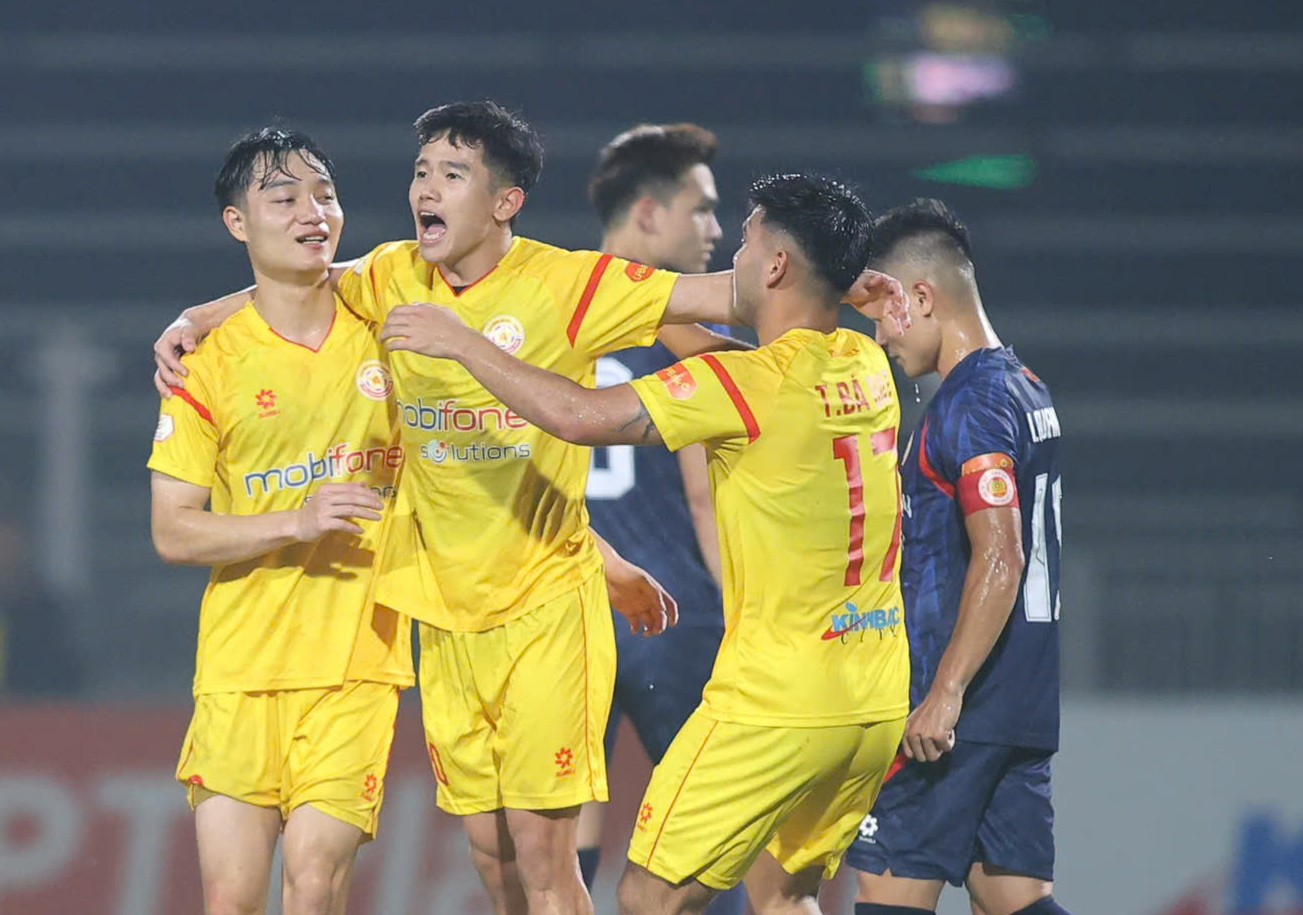 Vũ khí để PVF-CAND có điểm trước CAHN