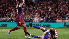 Barca gục ngã vì hai chiếc thẻ đỏ định mệnh