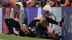 Desire Doue chấn thương sau pha va chạm với cậu bé nhặt bóng