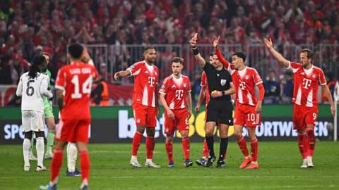 Camavinga nhận thẻ đỏ gây bão, Arbeloa tố trọng tài phá nát trận đấu