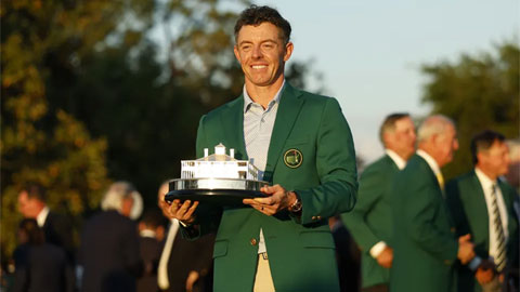 Rory McIlroy xếp sau Tiger Woods về kiếm tiền thưởng
