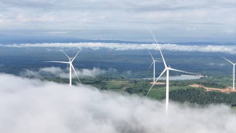 Từ công trường ‘3 không’ đến dòng điện vượt biên giới: Cách Bầu Hiển làm nên kỳ tích Savan 1 trong 16 tháng 