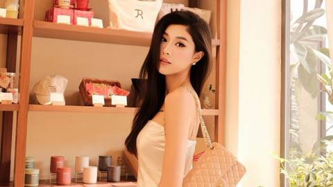 Hot girl bóng chuyền Đặng Thu Huyền gây sốt với câu hỏi về 'cơ địa... mặt cọc'