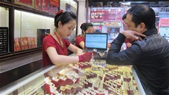 Giá vàng hôm nay 17/4/2026: Lao dốc cao nhất 2,5 triệu/lượng